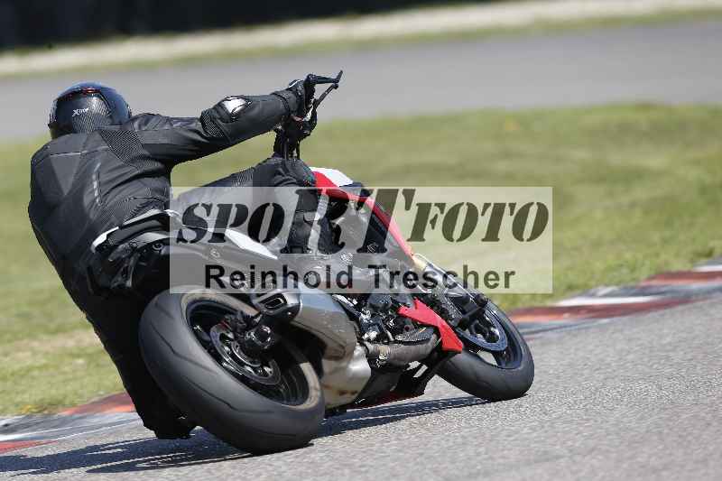 /44 09.08.2025 Plüss Moto Sport ADR/Einsteiger/42
